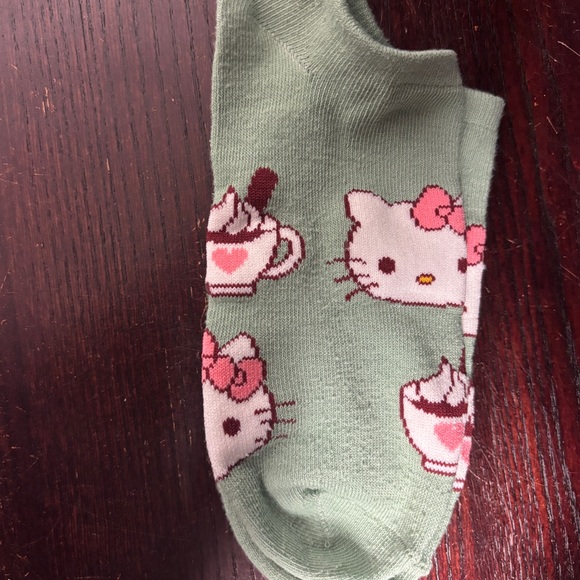 Large Sanrio Mystery Bundle - Picture 4 of 9
